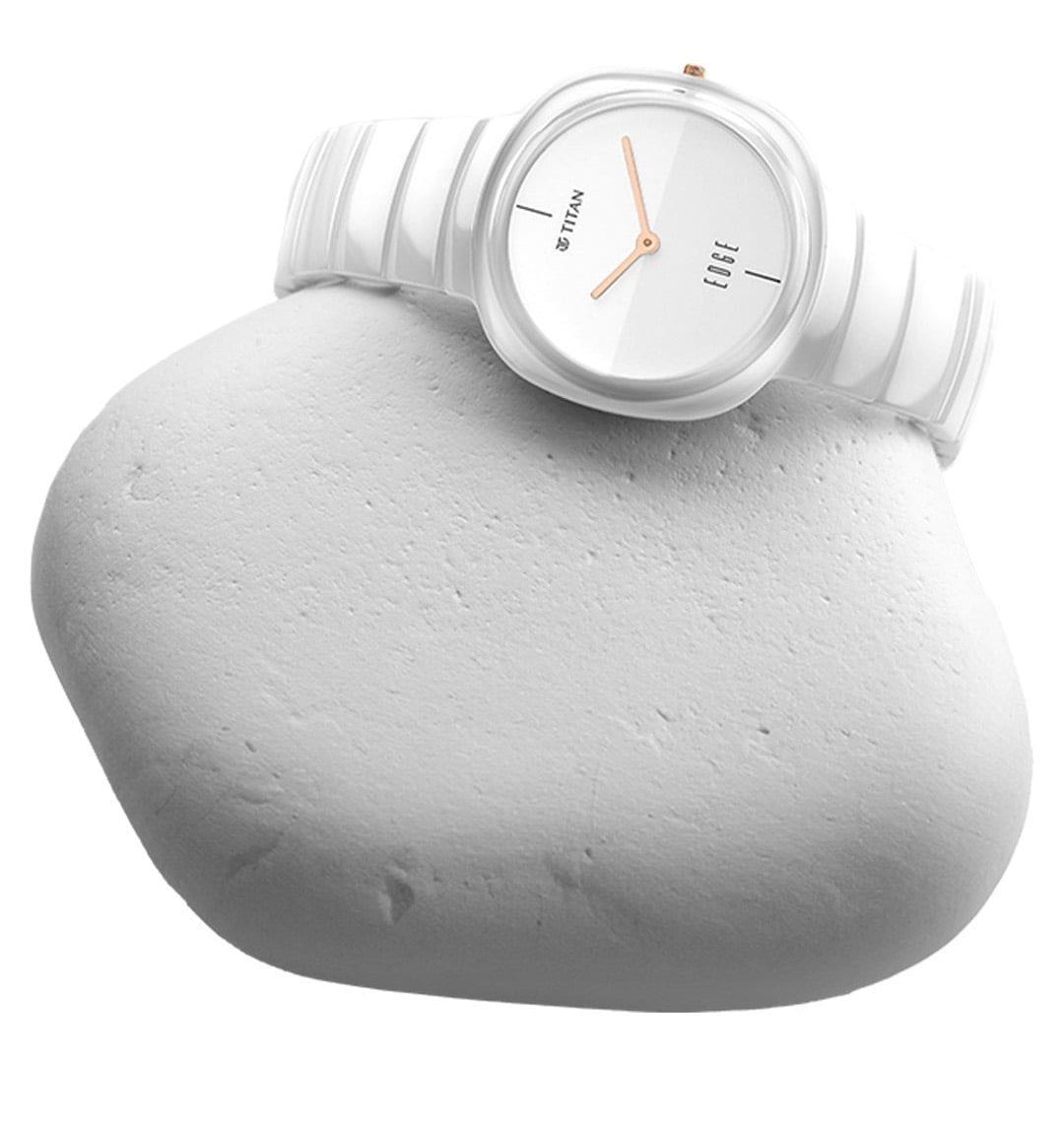 Titan Edge Squircle in white ceramic